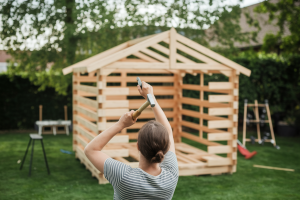 Comment Fabriquer Son Abri de Jardin en Bois : Guide Pas à Pas et Astuces